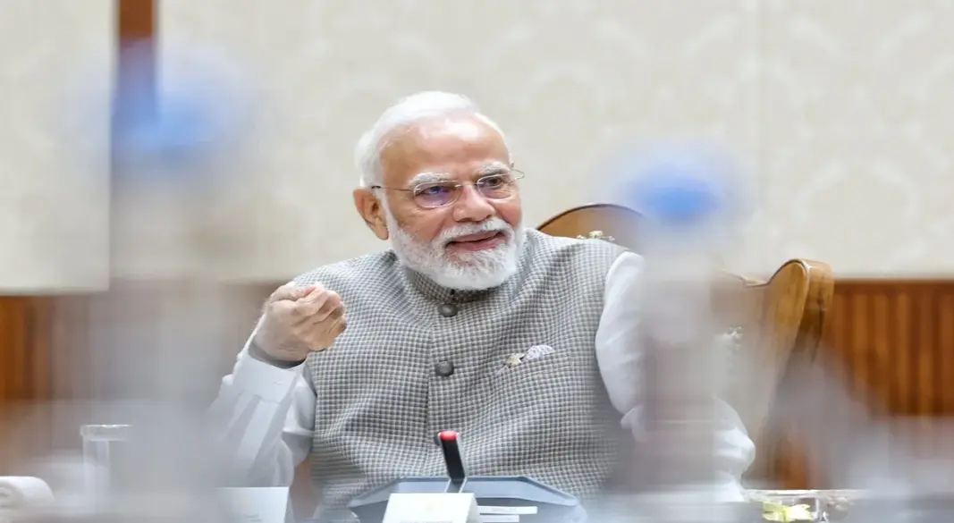 प्रधानमंत्री नरेंद्र मोदी ने सरकार के प्रमुख के रूप में पूरे किए 25 साल