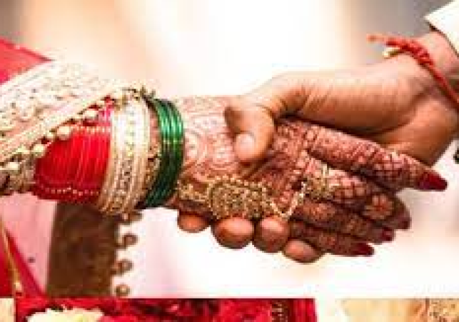 अलीगढ़ के बाद गोंडा में सास और दामाद हुए फरार